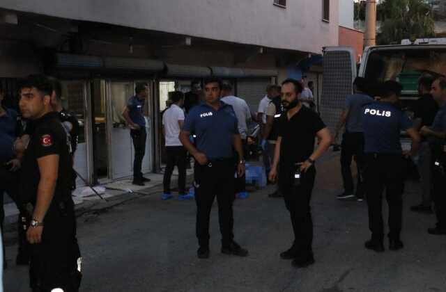 Kahvehanede yüksek sesle müzik kavgasında kan aktı: 2 ölü 1 yaralı Kahvehanede yüksek sesle müzik kavgasında kan aktı: 2 ölü 1 yaralı