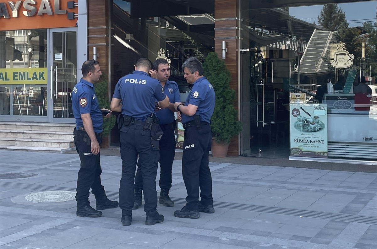 Kayseri\'de kafede çıkan silahlı kavgada 1 kişi yaralandı