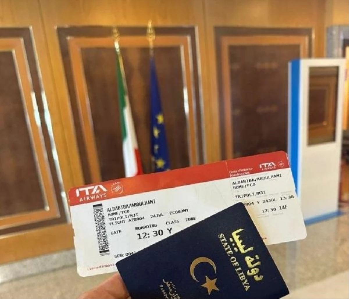 Libya Başbakanı Dibeybe, İtalya\'ya yaptığı ziyaretin ardından Roma-Trablus uçuş biletini paylaştı