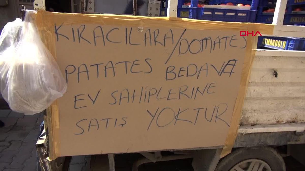 Hayırsever İş İnsanı Kirada Olanlara Ücretsiz Domates Dağıtıyor