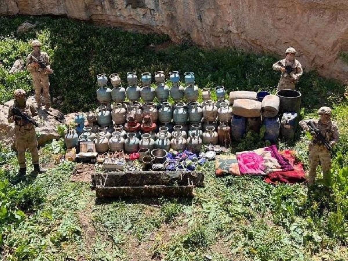 Van\'da PKK\'ya ait sığınakta amonyum nitrat ele geçirildi