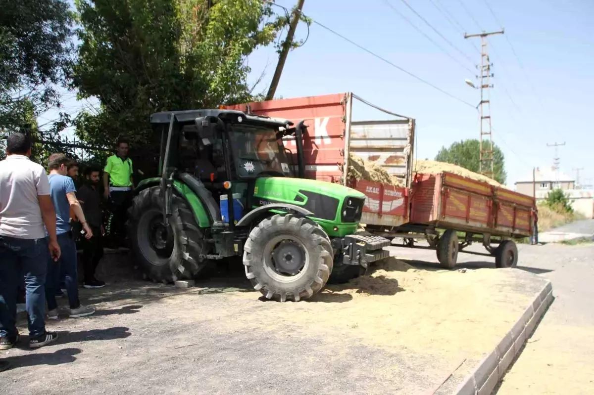 Muş\'ta traktör kazası: 1 ölü, 2 yaralı