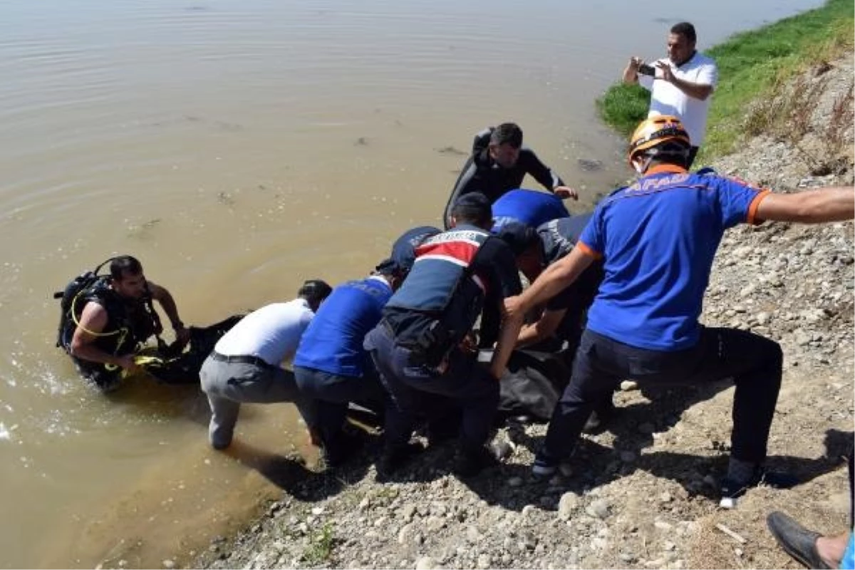 Yüzme antrenörü Gönül: Barajlar ve kanallar yüzme için yapılmamış, girilmemeli