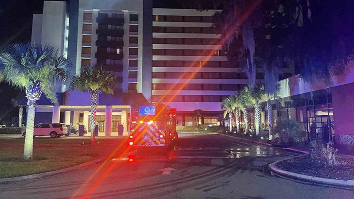 Florida\'da genç kız annesine kızıp otelde yangın çıkardı