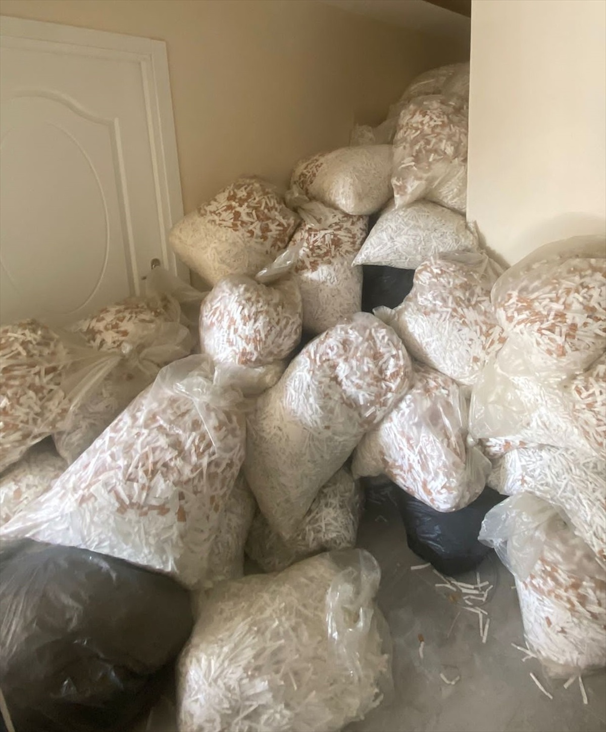 Adana\'da 25 Milyon 450 Bin Makaron Ele Geçirildi, 1 Şüpheli Tutuklandı