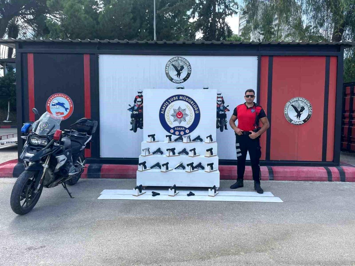 Adana\'da Polis Uygulamasında 278 Ruhsatsız Silah Ele Geçirildi
