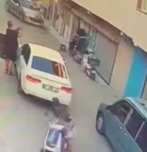 Adana'da Komşu Kavgası Kanlı Bitti: 3 Ölü Adana'da Komşu Kavgası Kanlı Bitti: 3 Ölü