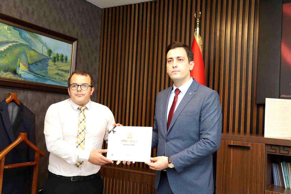 Adıyaman\'ın Kahta ilçesinde deprem sonrası çalışmalara takdir belgesi