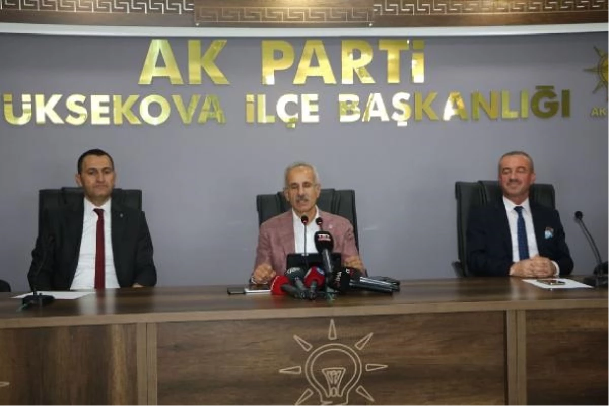Ulaştırma Bakanı Uraloğlu, Yüksekova\'da deprem bölgesindeki çalışmaları değerlendirdi