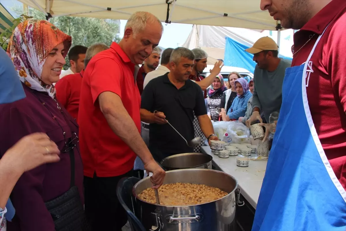 Bilecik Bayırköy\'de Muharrem Ayı Dolayısıyla Aşure İkramı