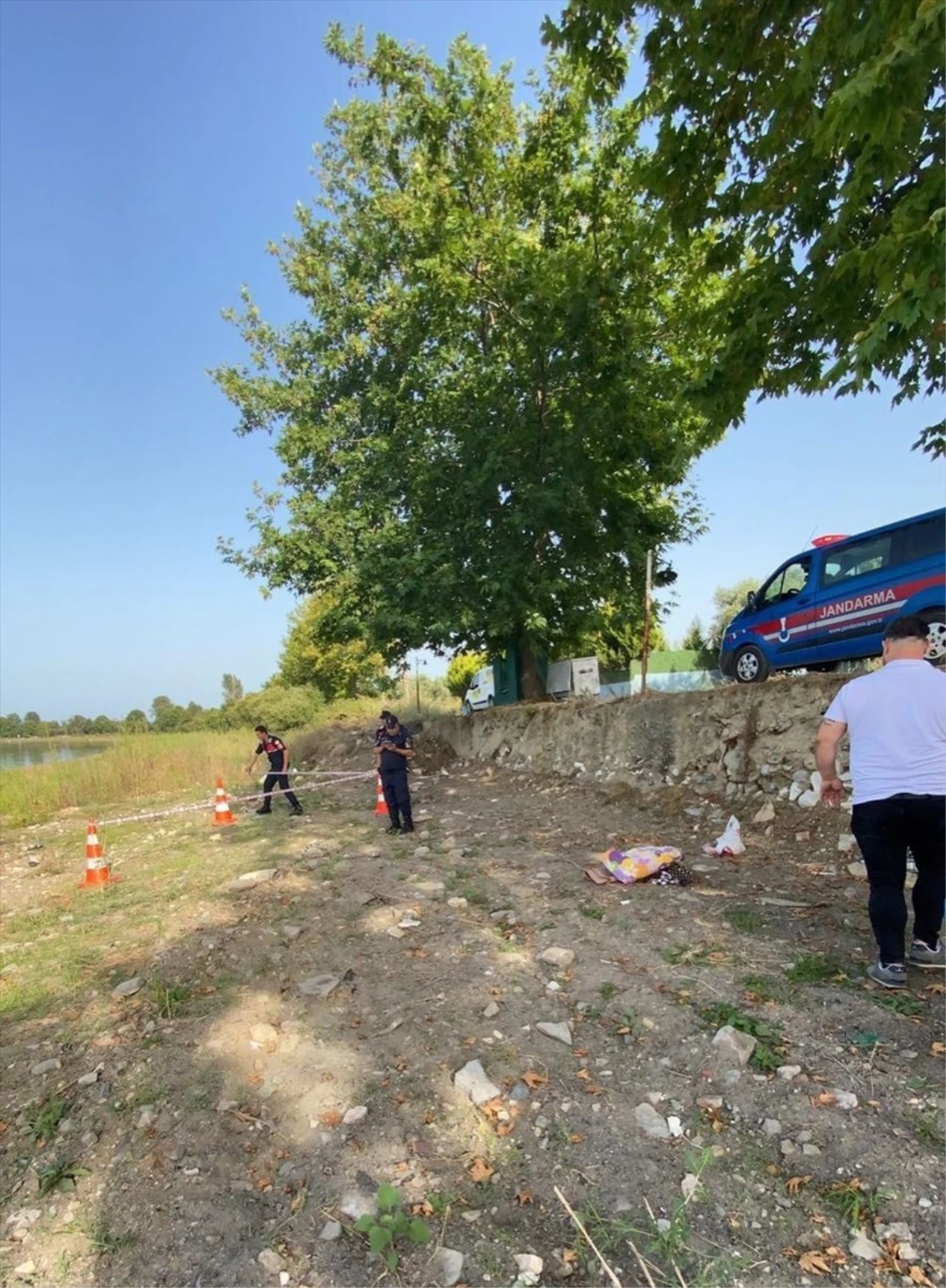 İznik Gölü\'nde Patlamamış El Bombası Kontrollü Şekilde İmha Edildi