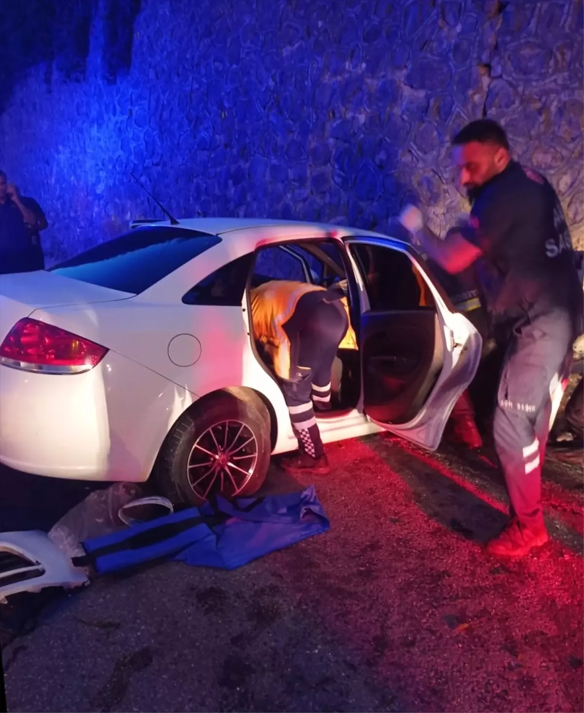 Akçakoca'da Otomobil Çarpışması: 6 Kişi Yaralandı