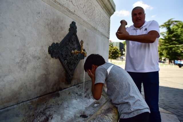 İstanbul'da rekor sıcaklık! Termometre 43 dereceyi aştı İstanbul'da rekor sıcaklık! Termometre 43 dereceyi aştı