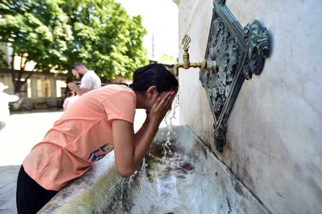 İstanbul'da rekor sıcaklık! Termometre 43 dereceyi aştı İstanbul'da rekor sıcaklık! Termometre 43 dereceyi aştı
