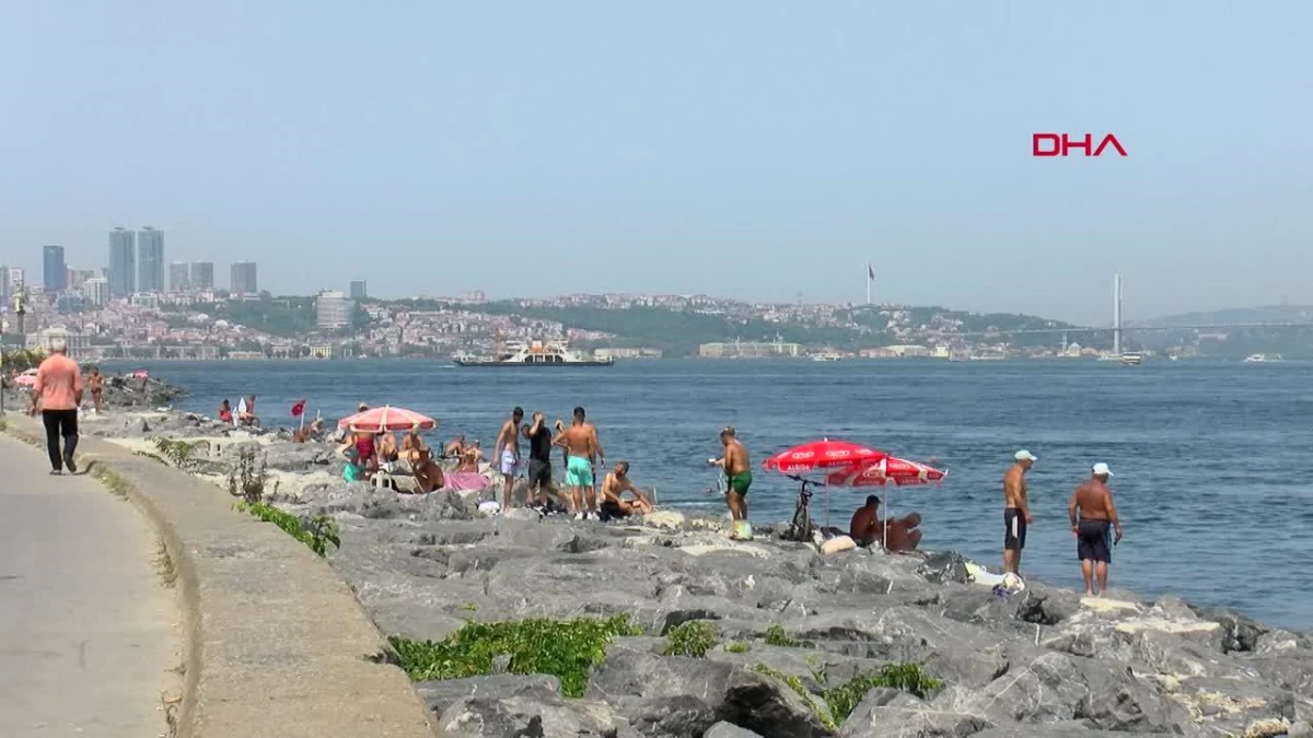 İstanbul\'da Sıcaktan Bunalanlar Denize ve Gölgeye Akın Etti