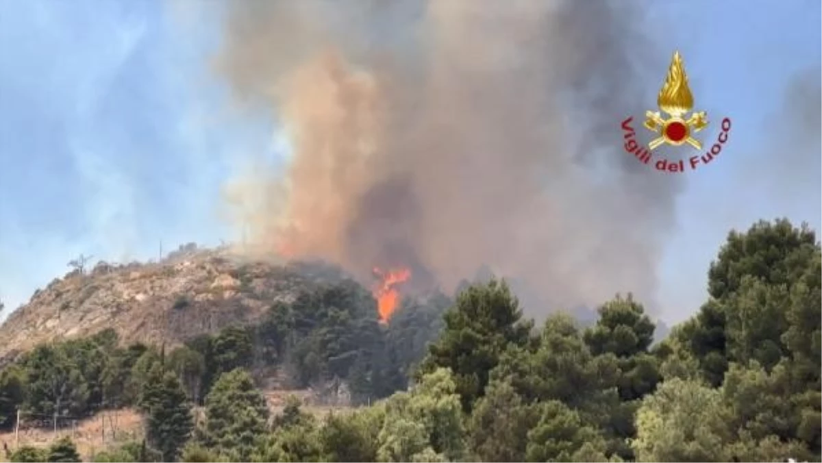 İtalya\'nın güneyindeki orman yangınları devam ediyor