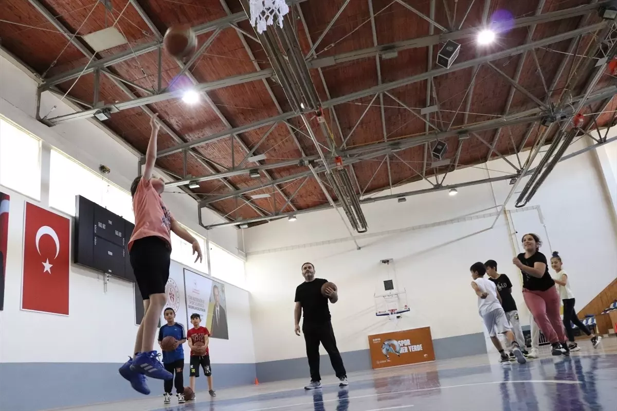 Karaman Gençlik ve Spor İl Müdürlüğü bünyesinde açılan GSB Spor Okulları ve GSB Engelsiz Spor Okulları yoğun ilgi görüyor