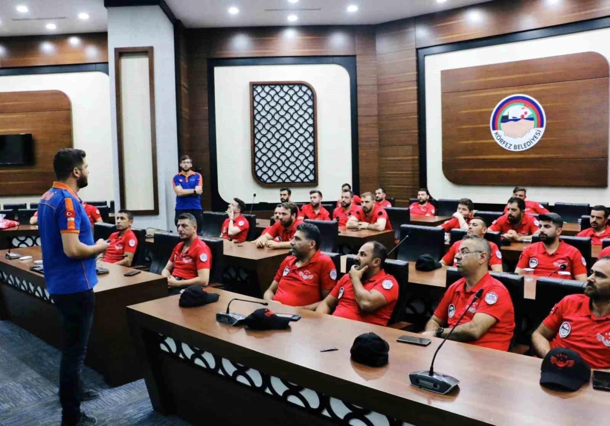Körfez Belediyesi Personelleri Arama Kurtarma Eğitimine Başladı