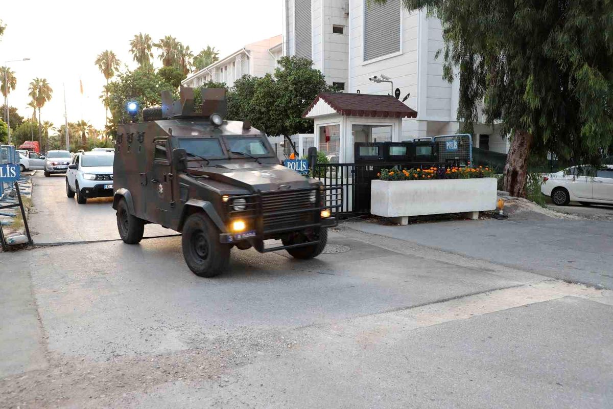 Mersin\'de Tefecilik Yapan Şüphelilere Operasyon: 4 Gözaltı
