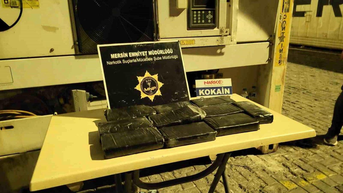 Mersin Limanı\'nda Muz Yüklü Konteynerde 11 Kilogram Kokain Ele Geçirildi