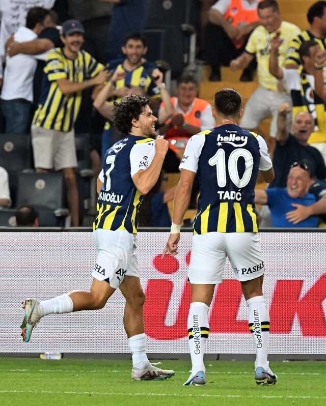 Son Dakika: UEFA Konferans Ligi 2. ön eleme turu ilk maçında Fenerbahçe, Zimbru'yu 5-0 mağlup etti Son Dakika: UEFA Konferans Ligi 2. ön eleme turu ilk maçında Fenerbahçe, Zimbru'yu 5-0 mağlup etti