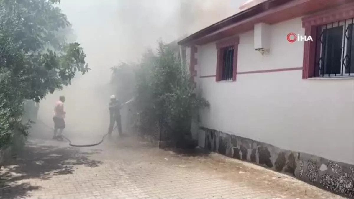 Tek katlı evde çıkan yangında 5 küçükbaş hayvan telef oldu