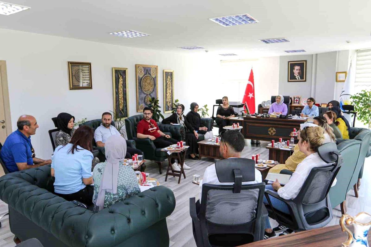 Van Büyükşehir Belediyesi \'Kadın Dostu Belediye ve Yerel Yönetim Buluşmaları\' Toplantısı Gerçekleştirildi
