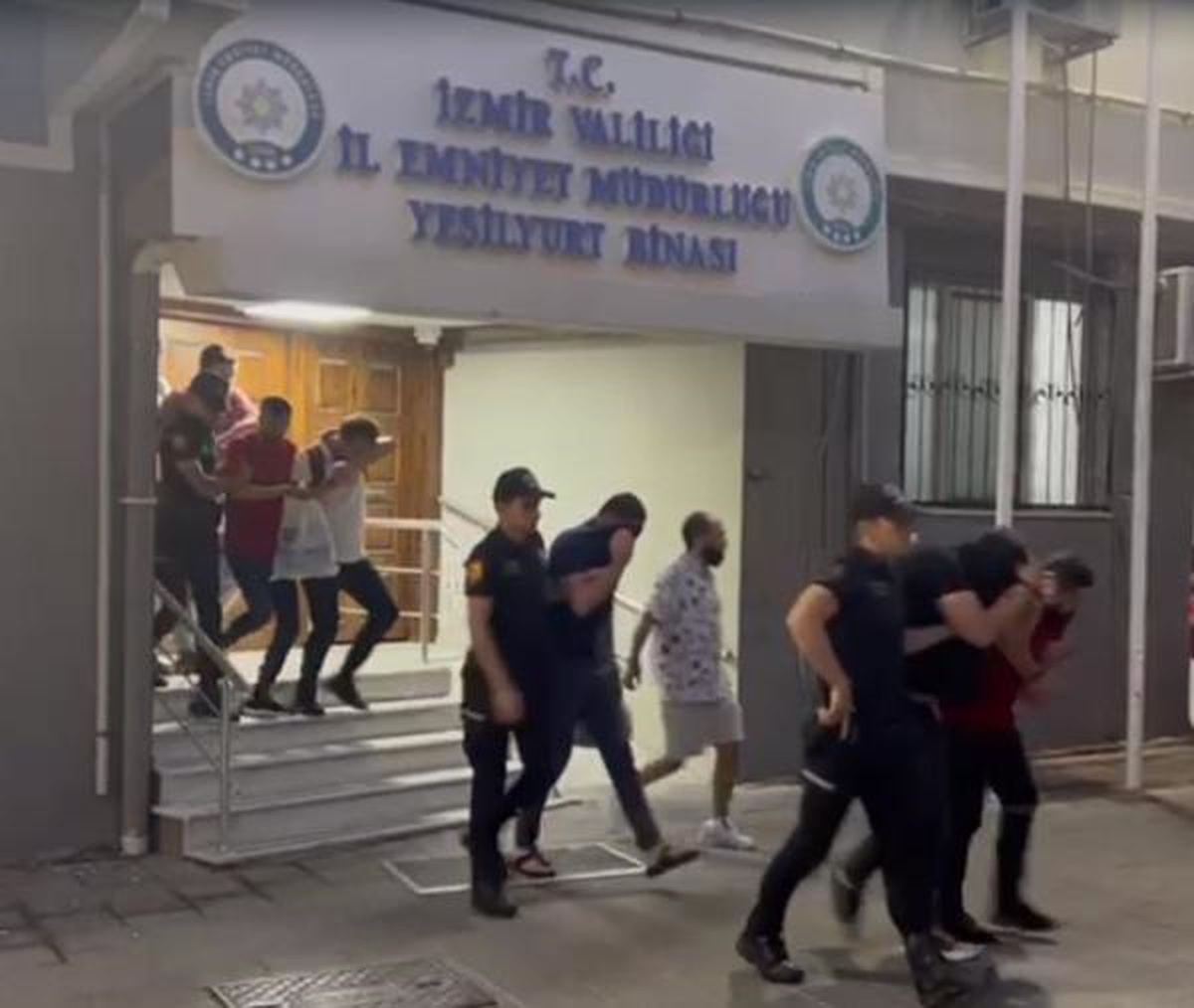 Sahte internet siteleriyle vize dolandırıcılığına tutuklamalar