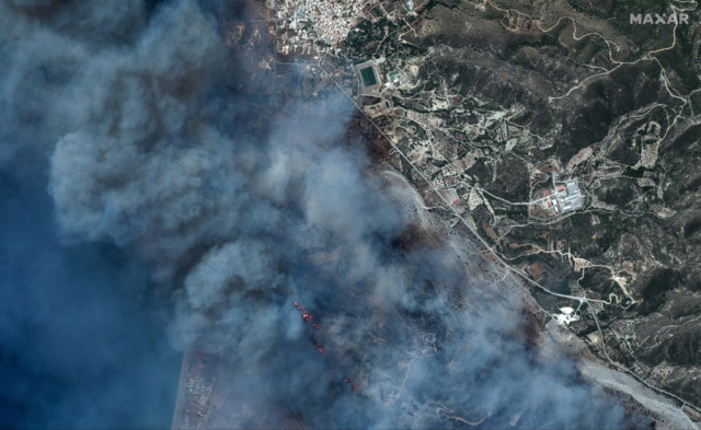 Yunanistan'da Devam Eden Orman Yangınları Kontrol Altına Alınamıyor