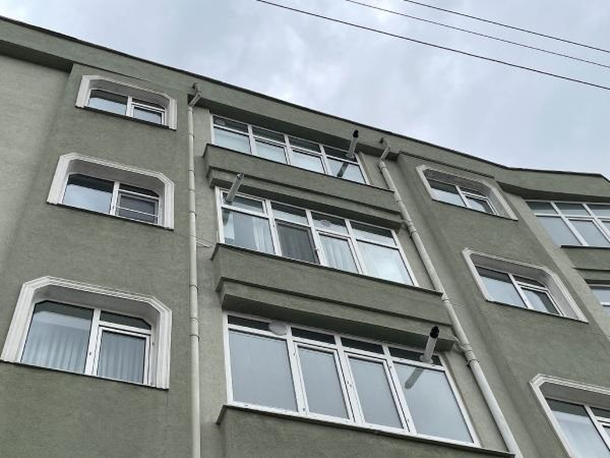 Keşan\'da 3. kattan düşen çocuk ağır yaralandı