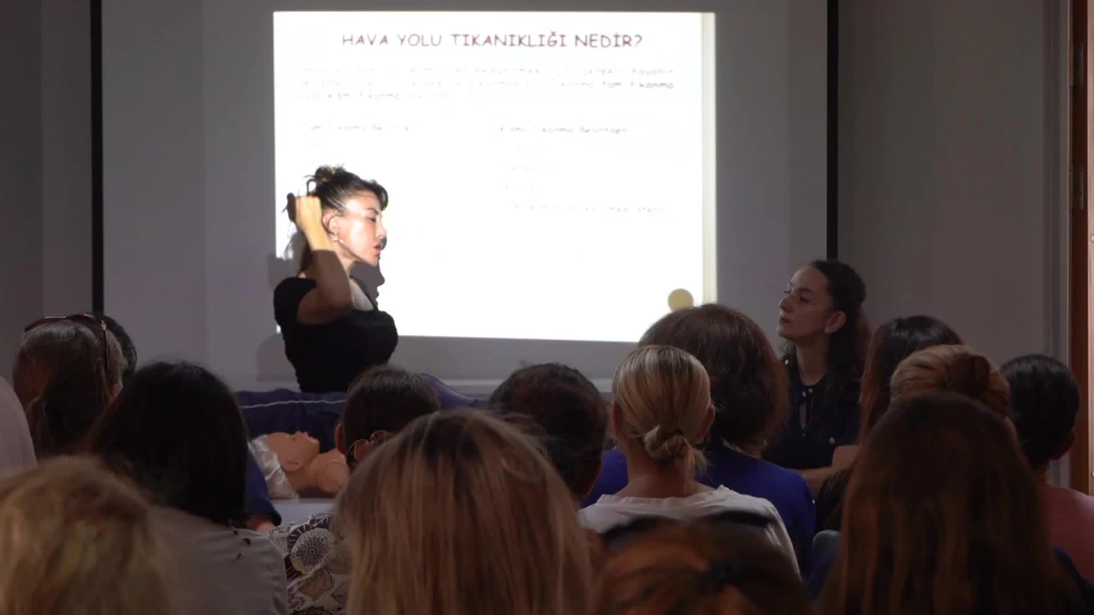 Atakumlu Kadınlara Özgecan Kadın Danışma Merkezi\'nde İlk Yardım Eğitimi Verildi