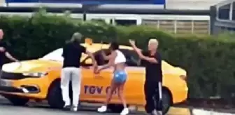 Yabancı uyruklu kadın taksi şoförüne parasının olmadığını söyledi, ardından başka bir taksiciye tokat attı