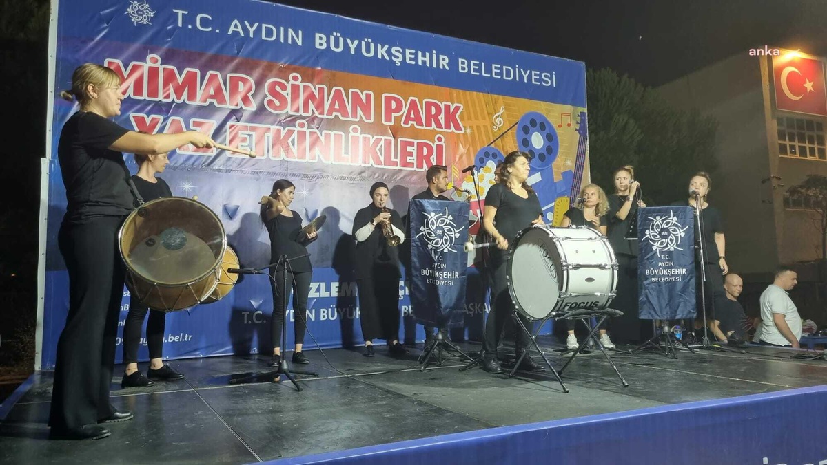 Aydın Büyükşehir Belediyesi, Mimar Sinan Parkı\'nda Müzik Dinletisi Düzenledi