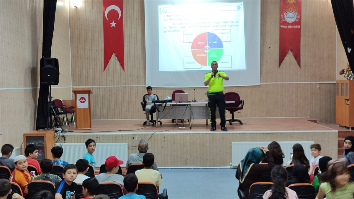 Bafra\'da Kur\'an kursu öğrencilerine trafik eğitimi verildi
