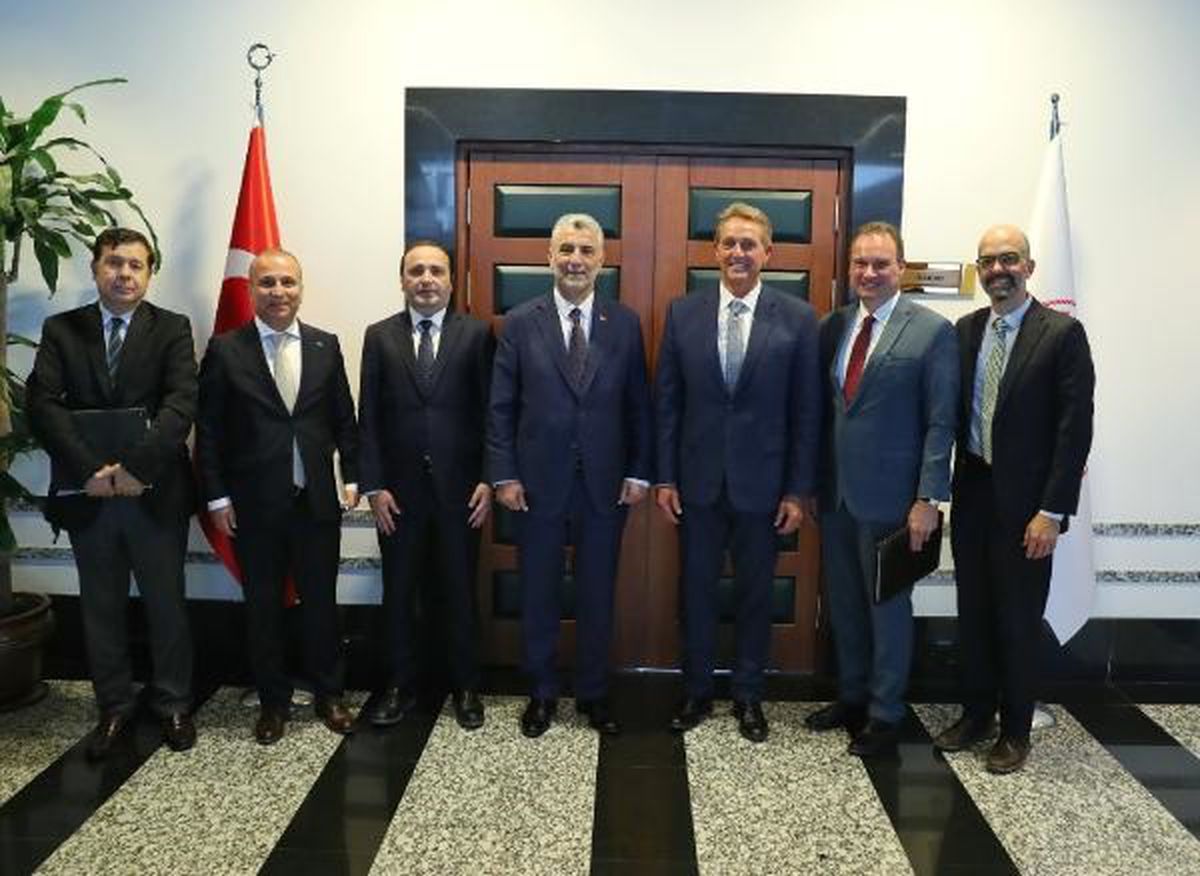 Ticaret Bakanı Ömer Bolat, ABD Büyükelçisi Jeffry Flake\'i Kabul Etti