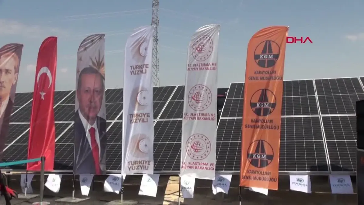 Ulaştırma ve Altyapı Bakanı Abdulkadir Uraloğlu, Van\'da Güneş Enerji Santrali açılış törenine katıldı