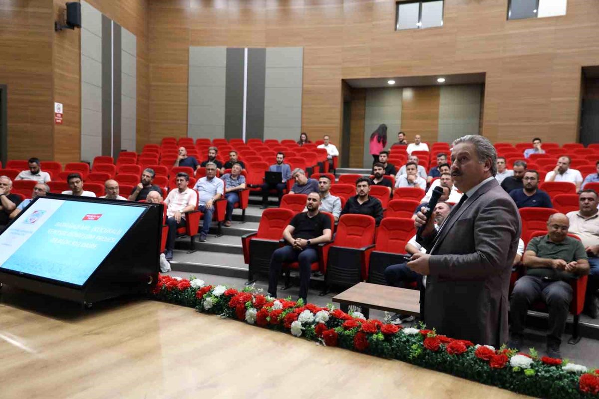 Melikgazi Belediyesi Kentsel Dönüşüm Çalışmalarını Müteahhitlere Anlattı