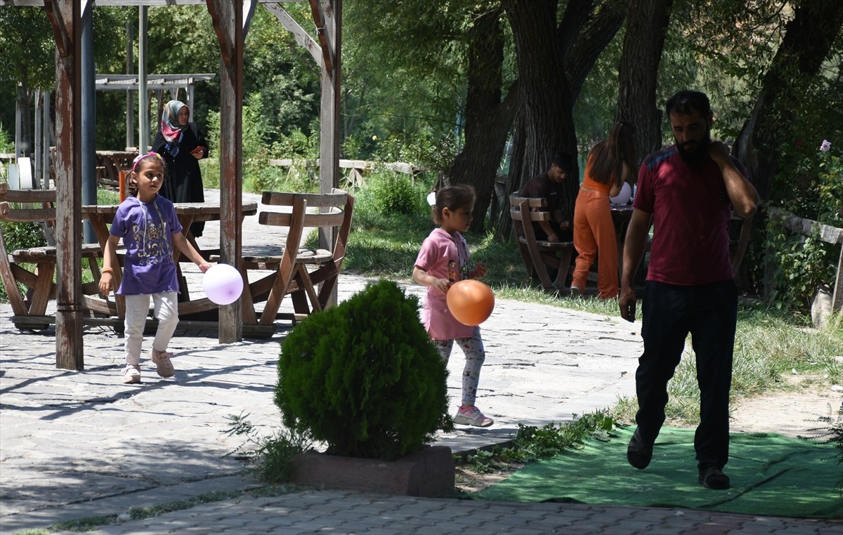 Depremin etkilediği illerde sıcak hava etkisi