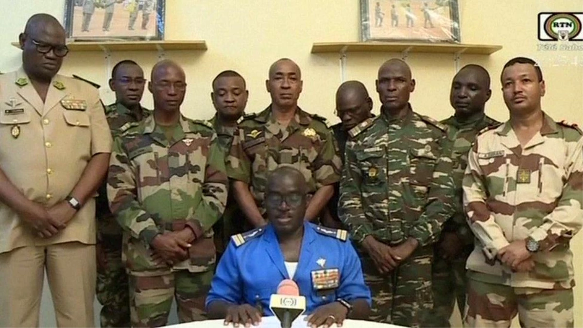 Nijer\'de Darbe: Askerler Devlet Televizyonunda Darbe Yaptıklarını Duyurdu