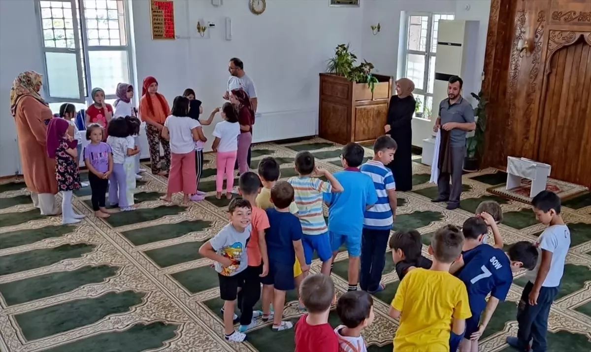 Gümüşhacıköy İlçe Müftüsü Yaz Kur\'an Kurslarını Ziyaret Etti