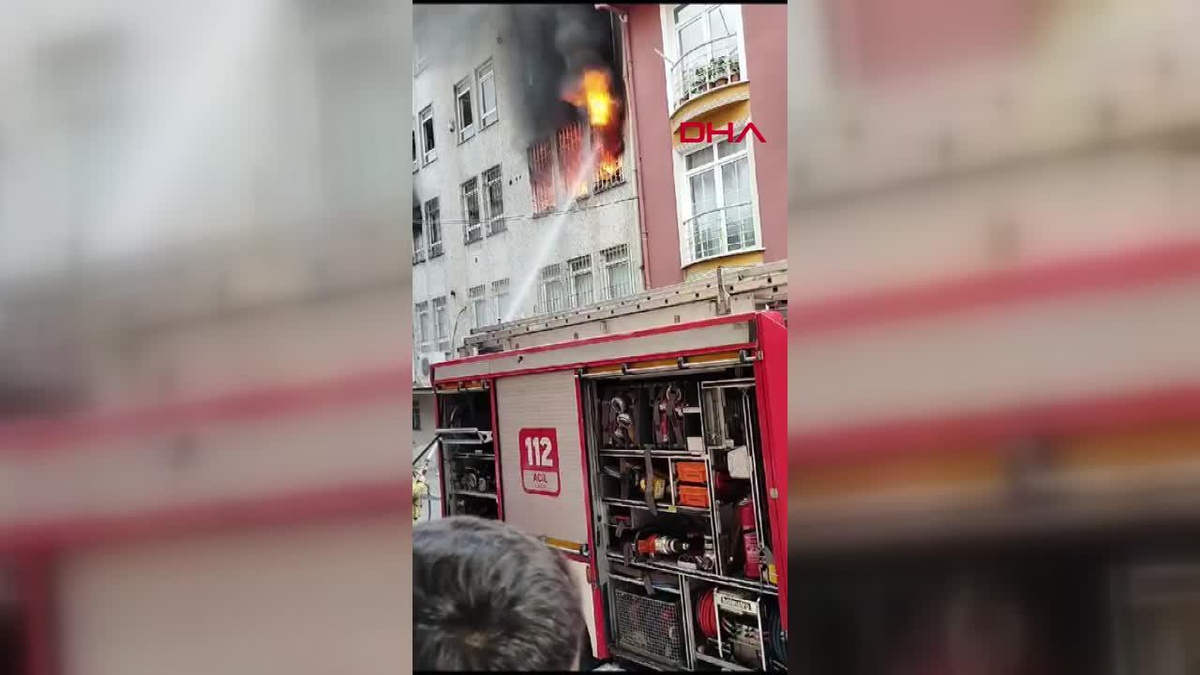 Küçükçekmece\'de İş Yerinde Yangın: 2 Kişi Yaralandı