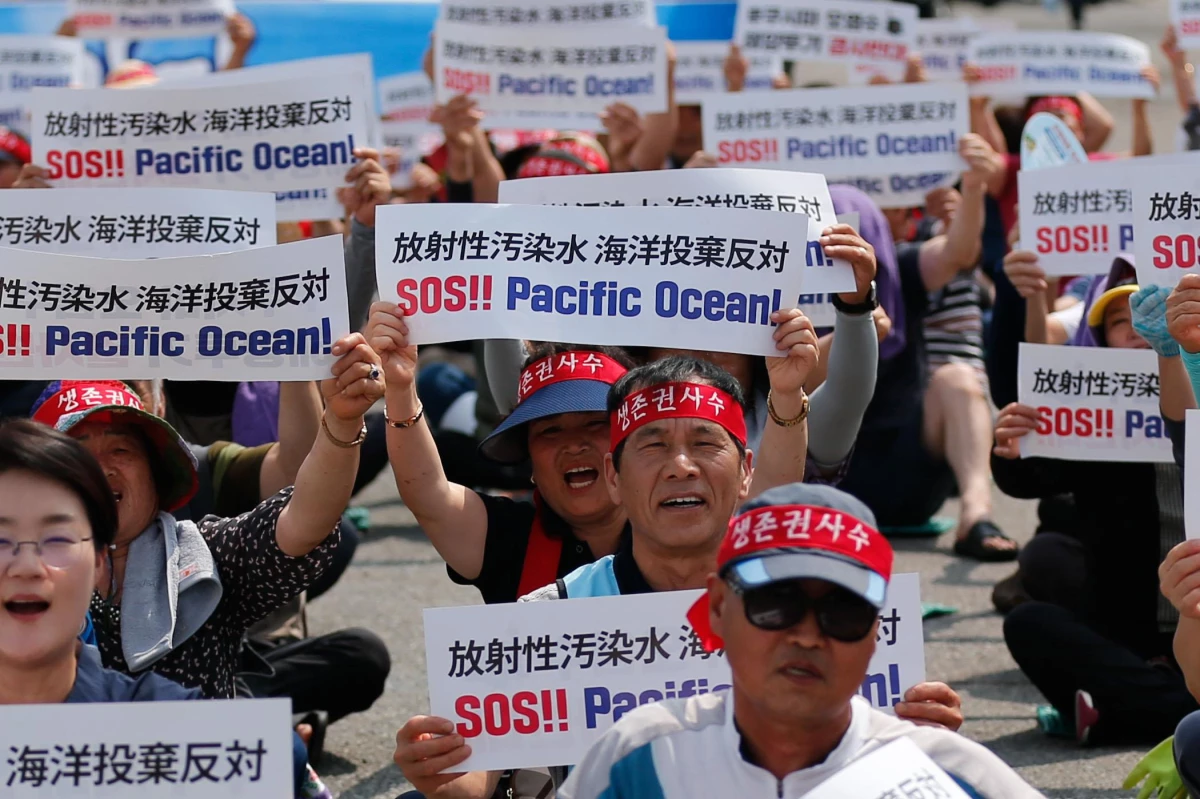 Güney Koreli Balıkçılar Japonya\'nın Nükleer Atık Suyu Planını Protesto Etti