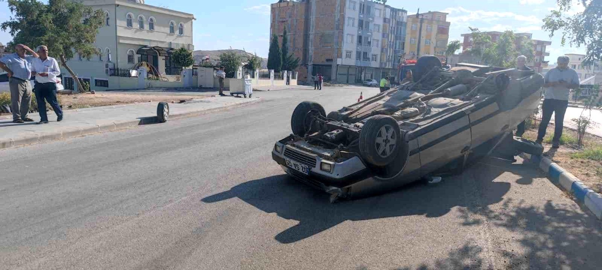Adıyaman\'ın Besni ilçesinde otomobil takla attı, 1 kişi yaralandı
