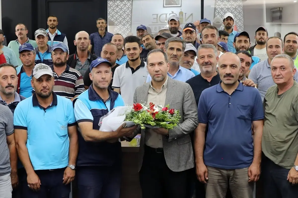 Niğde Belediyesi, kadrolu ve şirket işçilerine zam yaptı