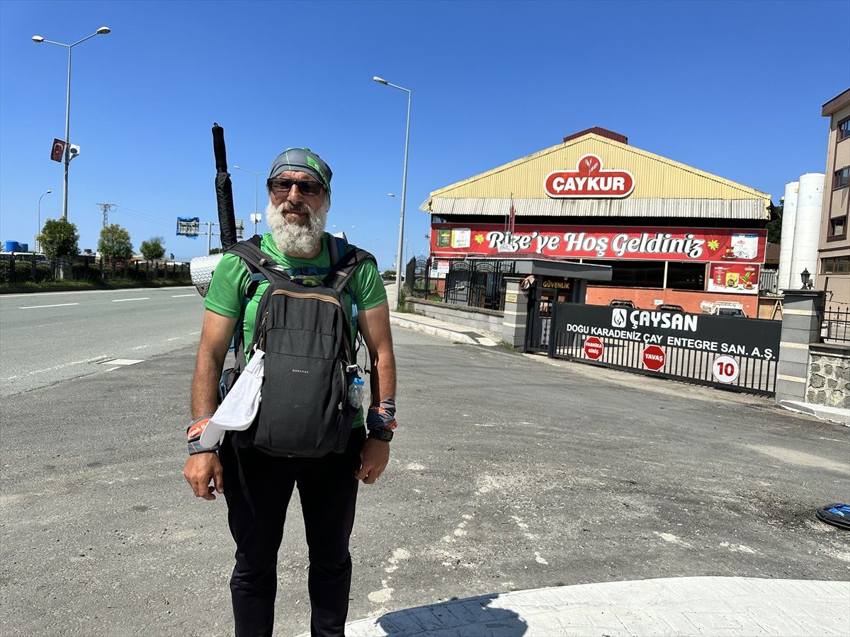 İstanbul'da yaşayan bir adam, kitaptan etkilenerek Türkiye'yi yürüyerek gezmeye karar verdi