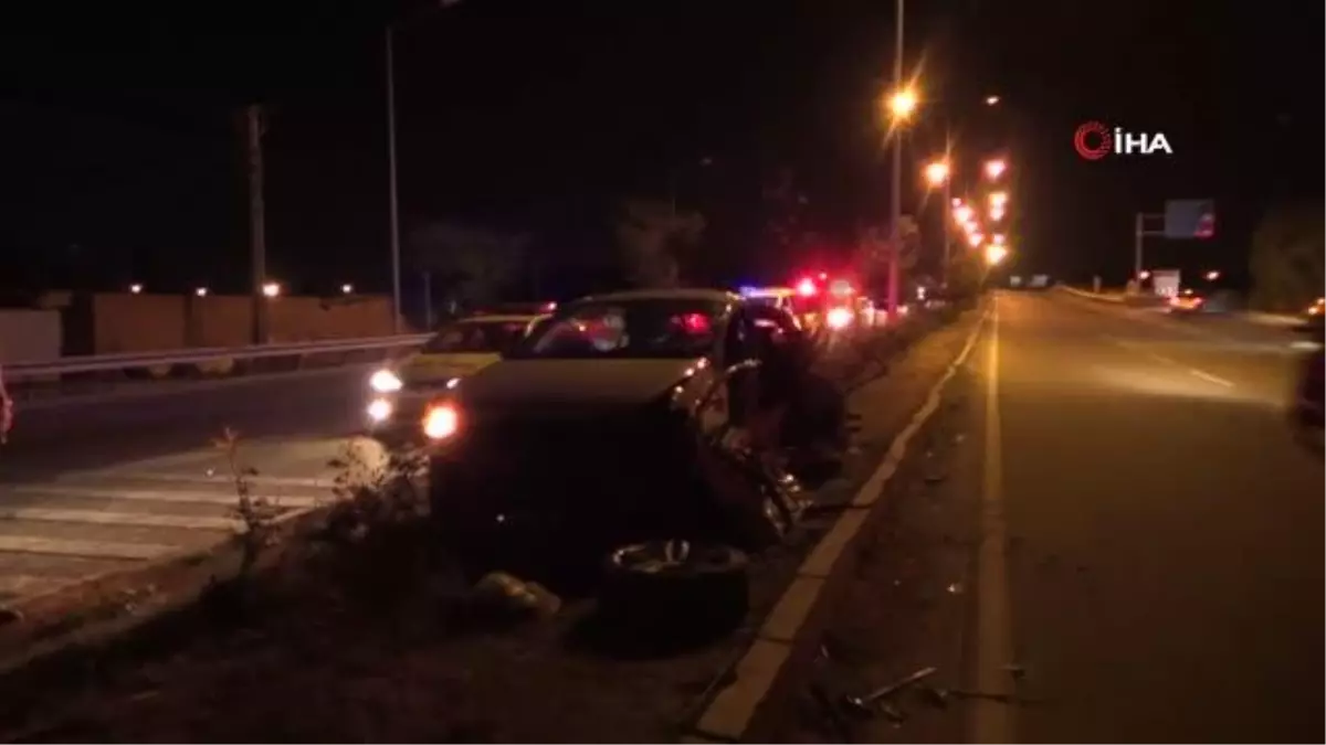 Otomobillerin hurdaya döndüğü kazada 4 kişi yaralandı