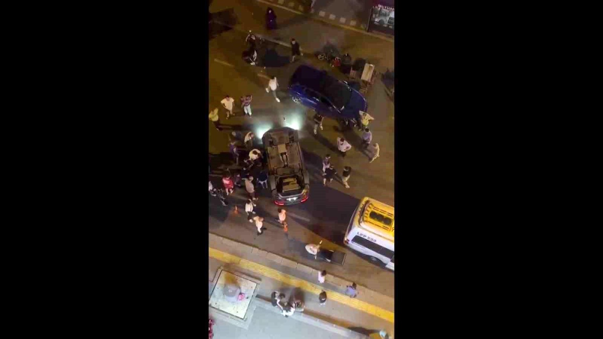 Pendik\'te Alkollü Sürücüye Mahalleli Tarafından Saldırı