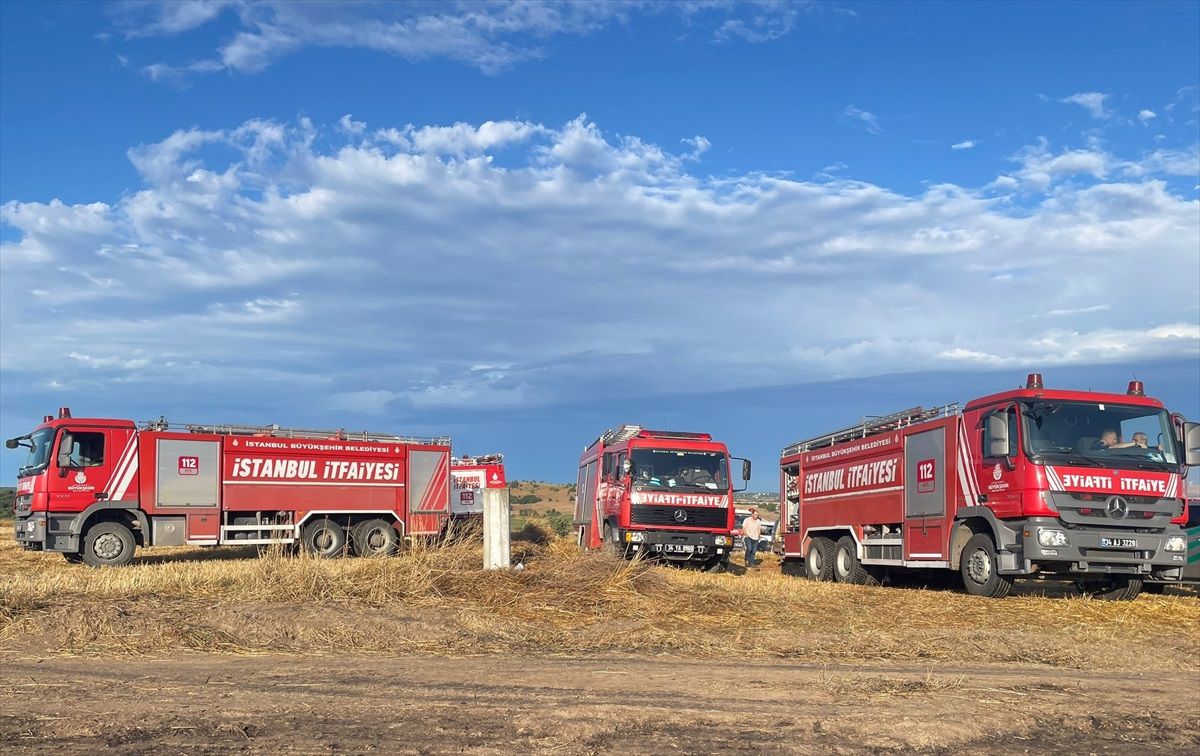 Silivri\'de Orman Yangını Söndürme Çalışmaları Devam Ediyor