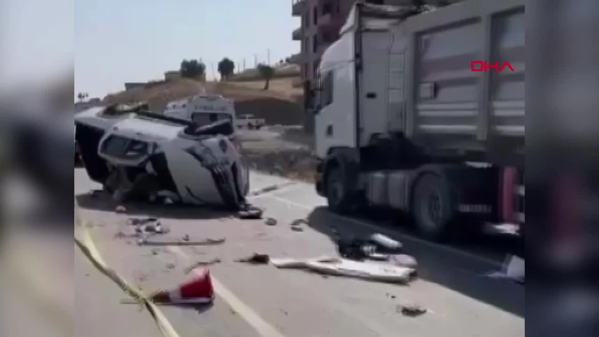 Şırnak\'ta TIR ile kamyonetin çarpışması sonucu 1 kişi öldü, 2 kişi yaralandı
