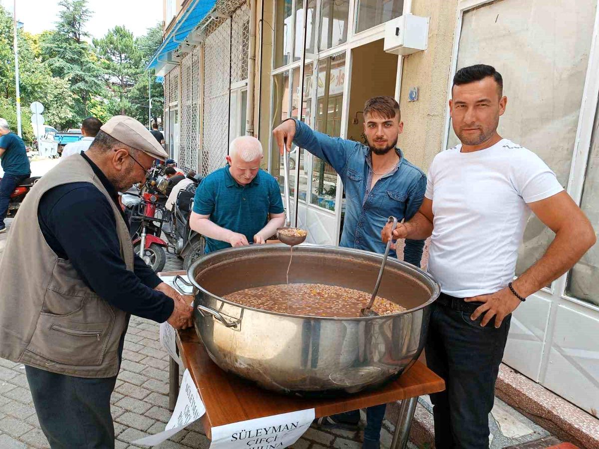 Şuhut\'ta aşure hayrı
